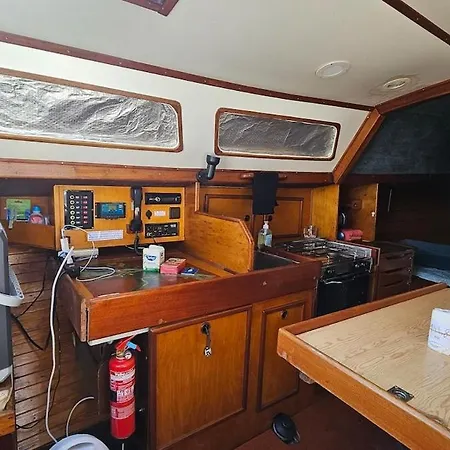 Barco Classic 25 Expo 보트호텔 리스본